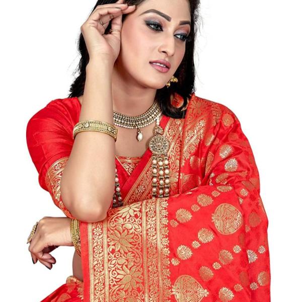 Banarasi Silk Saree With Blouse Piece